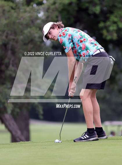 Thumbnail 1 in UIL 2A Golf State Championship photogallery.