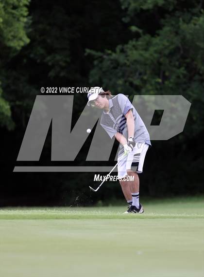 Thumbnail 1 in UIL 2A Golf State Championship photogallery.