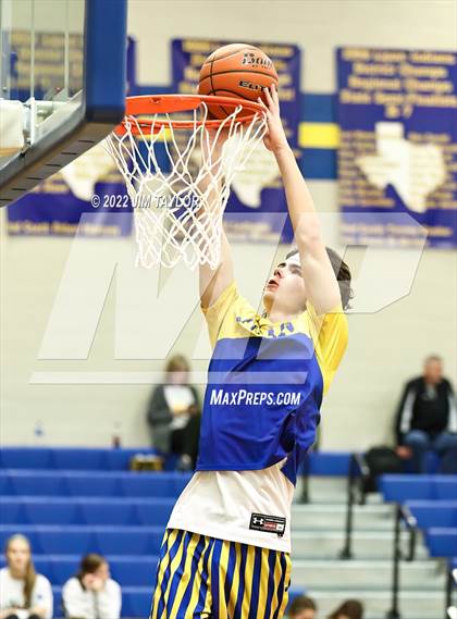 Thumbnail 3 in Christoval vs Lipan (Lipan HD Howard Classic) photogallery.