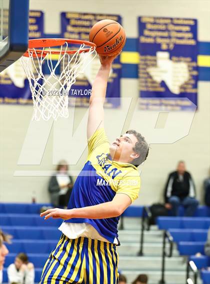 Thumbnail 2 in Christoval vs Lipan (Lipan HD Howard Classic) photogallery.