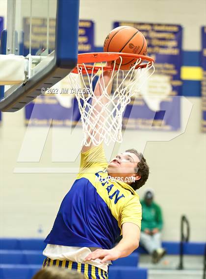 Thumbnail 1 in Christoval vs Lipan (Lipan HD Howard Classic) photogallery.