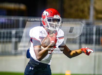 Thumbnail 2 in Manor vs. Weiss photogallery.