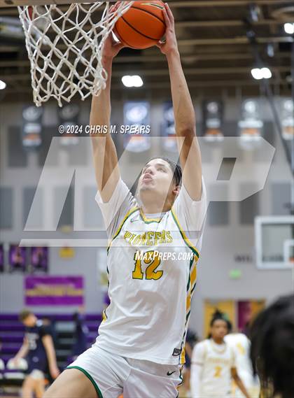 Thumbnail 2 in Brewster Academy National vs. Oak Ridge photogallery.