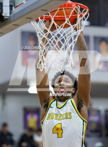 Thumbnail 1 in Brewster Academy National vs. Oak Ridge photogallery.