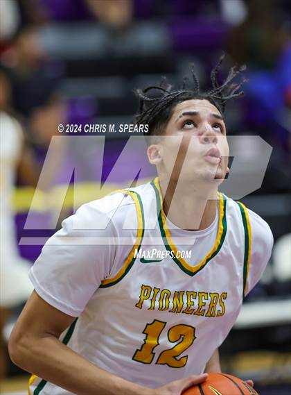 Thumbnail 3 in Brewster Academy National vs. Oak Ridge photogallery.