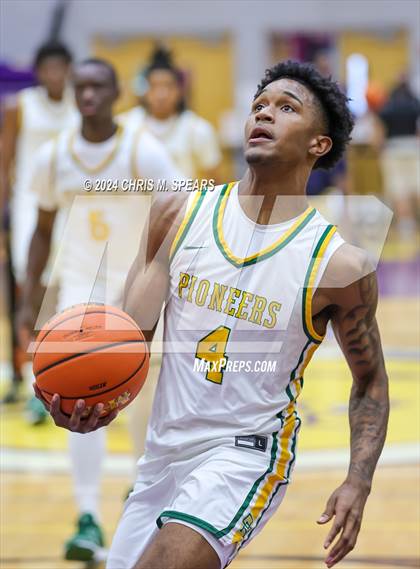 Thumbnail 3 in Brewster Academy National vs. Oak Ridge photogallery.