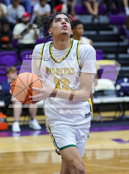 Thumbnail 2 in Brewster Academy National vs. Oak Ridge photogallery.