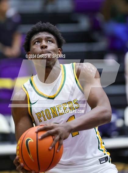 Thumbnail 1 in Brewster Academy National vs. Oak Ridge photogallery.