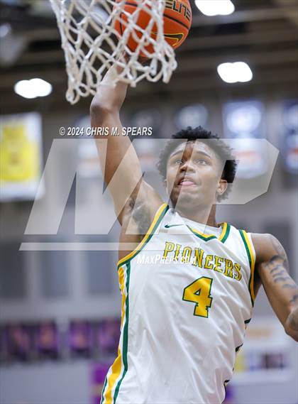 Thumbnail 1 in Brewster Academy National vs. Oak Ridge photogallery.