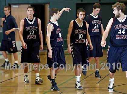 Thumbnail 1 in El Camino vs. Union Mine (Mesa Verde Tournament) photogallery.