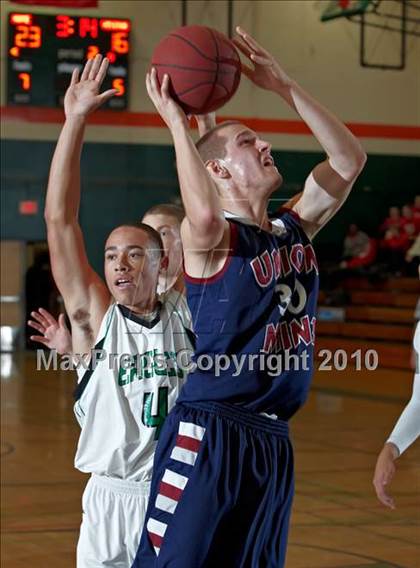 Thumbnail 2 in El Camino vs. Union Mine (Mesa Verde Tournament) photogallery.