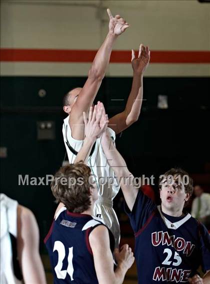 Thumbnail 3 in El Camino vs. Union Mine (Mesa Verde Tournament) photogallery.
