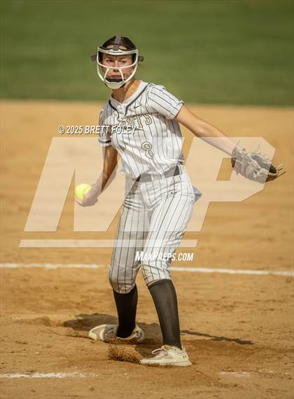 Thumbnail 2 in Papillion-LaVista South vs. Lincoln Southeast photogallery.