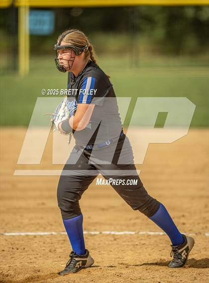 Thumbnail 2 in Papillion-LaVista South vs. Lincoln Southeast photogallery.