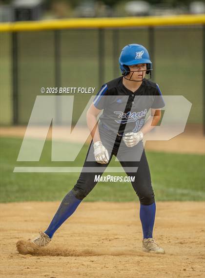 Thumbnail 3 in Papillion-LaVista South vs. Lincoln Southeast photogallery.