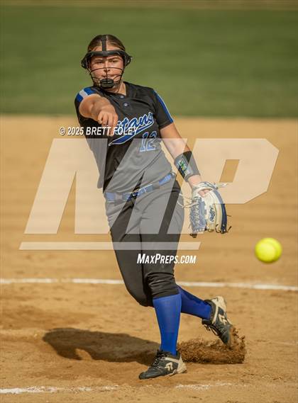 Thumbnail 3 in Papillion-LaVista South vs. Lincoln Southeast photogallery.