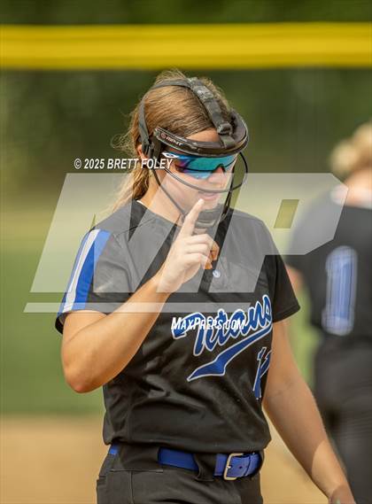 Thumbnail 1 in Papillion-LaVista South vs. Lincoln Southeast photogallery.
