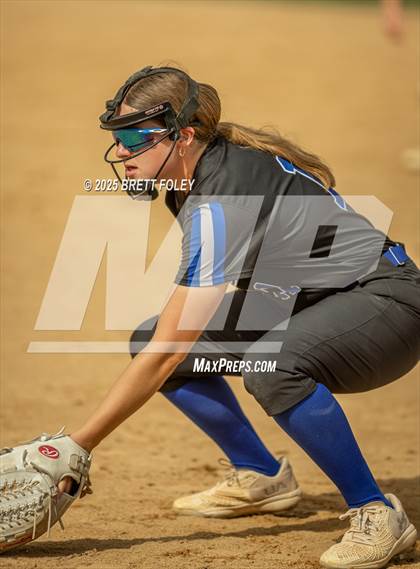 Thumbnail 2 in Papillion-LaVista South vs. Lincoln Southeast photogallery.