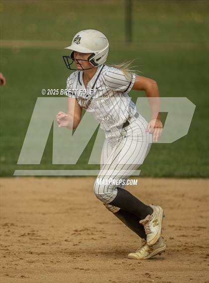 Thumbnail 3 in Papillion-LaVista South vs. Lincoln Southeast photogallery.