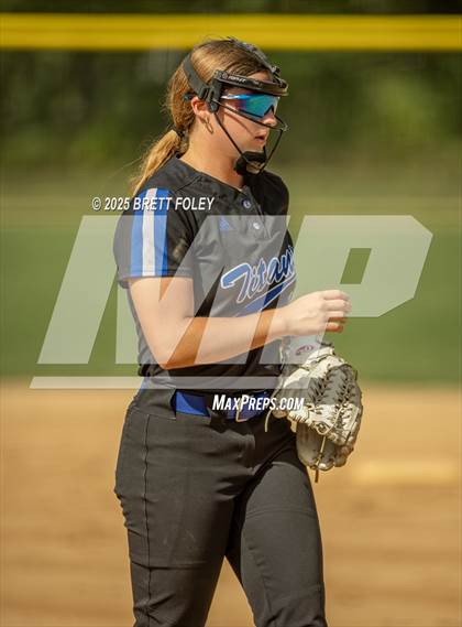 Thumbnail 1 in Papillion-LaVista South vs. Lincoln Southeast photogallery.