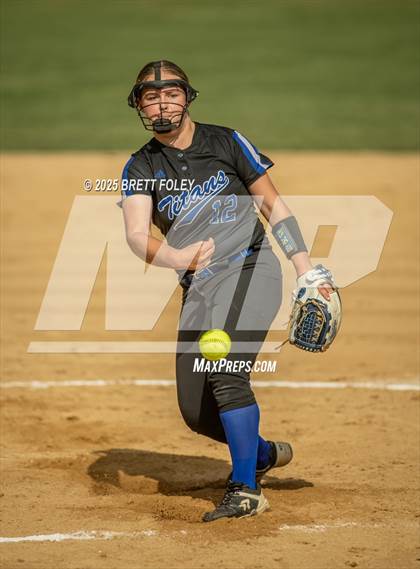 Thumbnail 3 in Papillion-LaVista South vs. Lincoln Southeast photogallery.