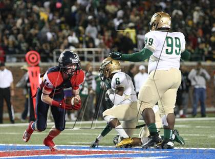 Thumbnail 2 in DeSoto vs. Allen (UIL 5A Division 1 Semifinal Playoff) photogallery.