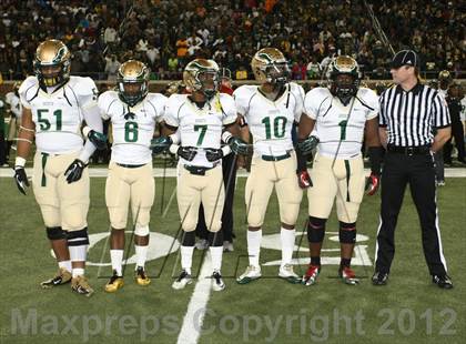 Thumbnail 3 in DeSoto vs. Allen (UIL 5A Division 1 Semifinal Playoff) photogallery.