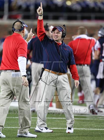 Thumbnail 3 in DeSoto vs. Allen (UIL 5A Division 1 Semifinal Playoff) photogallery.