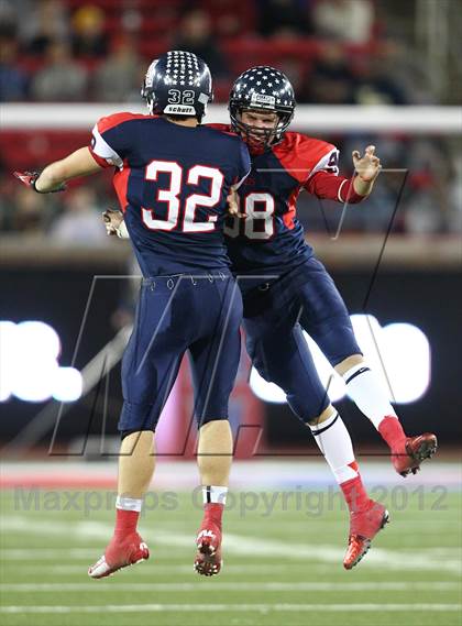 Thumbnail 1 in DeSoto vs. Allen (UIL 5A Division 1 Semifinal Playoff) photogallery.