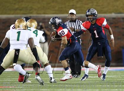 Thumbnail 3 in DeSoto vs. Allen (UIL 5A Division 1 Semifinal Playoff) photogallery.