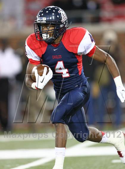 Thumbnail 1 in DeSoto vs. Allen (UIL 5A Division 1 Semifinal Playoff) photogallery.