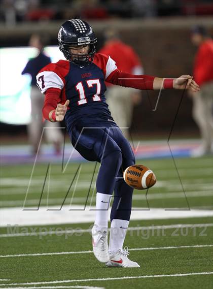 Thumbnail 1 in DeSoto vs. Allen (UIL 5A Division 1 Semifinal Playoff) photogallery.