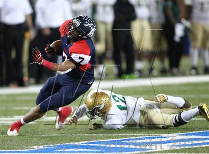 Thumbnail 2 in DeSoto vs. Allen (UIL 5A Division 1 Semifinal Playoff) photogallery.