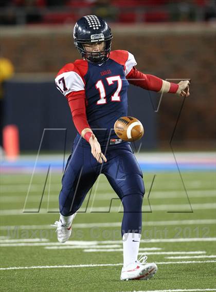 Thumbnail 2 in DeSoto vs. Allen (UIL 5A Division 1 Semifinal Playoff) photogallery.