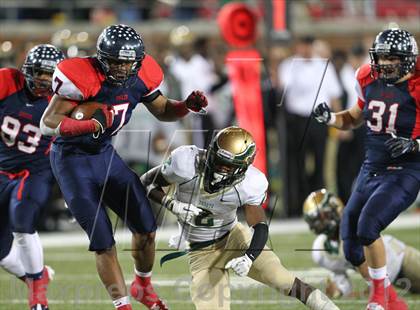 Thumbnail 3 in DeSoto vs. Allen (UIL 5A Division 1 Semifinal Playoff) photogallery.