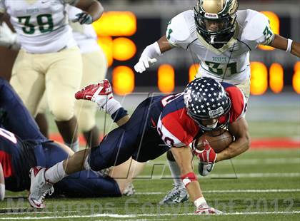 Thumbnail 2 in DeSoto vs. Allen (UIL 5A Division 1 Semifinal Playoff) photogallery.