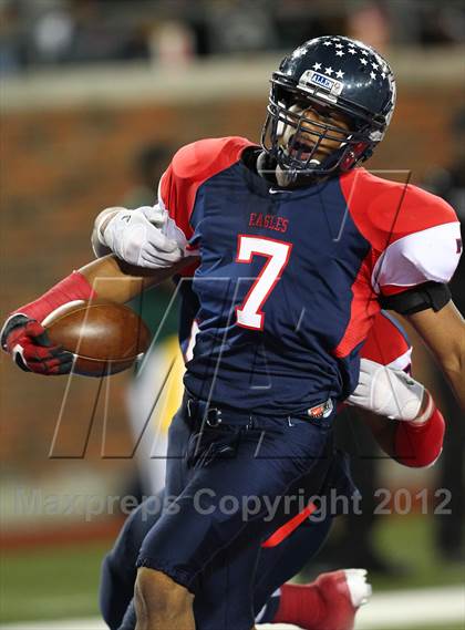 Thumbnail 1 in DeSoto vs. Allen (UIL 5A Division 1 Semifinal Playoff) photogallery.