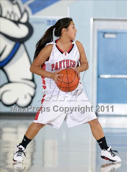 Thumbnail 1 in McClatchy vs. Burlingame (Bulldog Winter Classic) photogallery.