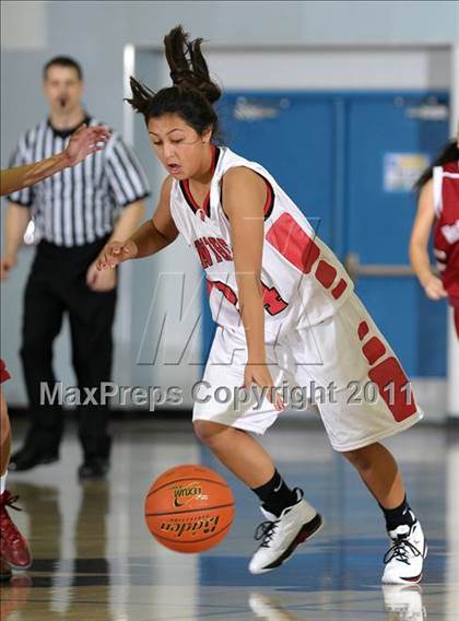 Thumbnail 1 in McClatchy vs. Burlingame (Bulldog Winter Classic) photogallery.
