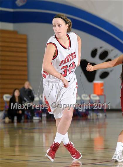 Thumbnail 1 in McClatchy vs. Burlingame (Bulldog Winter Classic) photogallery.