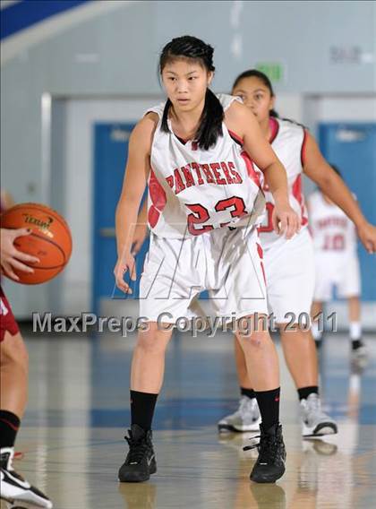 Thumbnail 1 in McClatchy vs. Burlingame (Bulldog Winter Classic) photogallery.