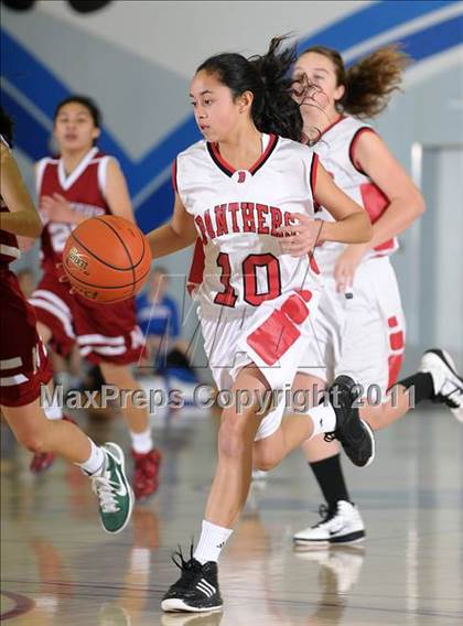 Thumbnail 2 in McClatchy vs. Burlingame (Bulldog Winter Classic) photogallery.