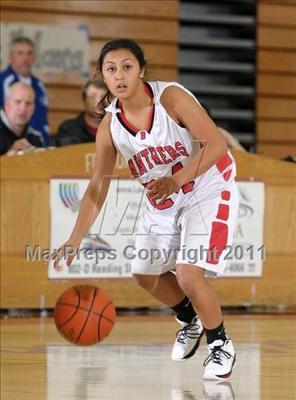 Thumbnail 2 in McClatchy vs. Burlingame (Bulldog Winter Classic) photogallery.