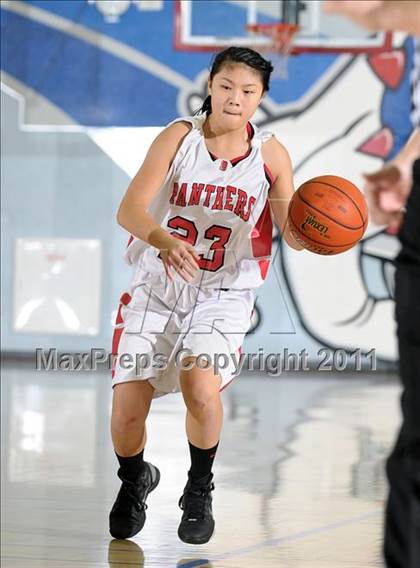 Thumbnail 3 in McClatchy vs. Burlingame (Bulldog Winter Classic) photogallery.