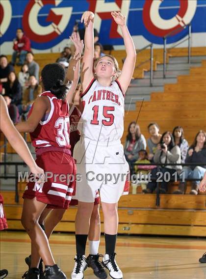 Thumbnail 1 in McClatchy vs. Burlingame (Bulldog Winter Classic) photogallery.