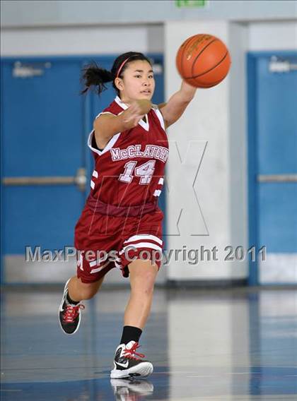 Thumbnail 3 in McClatchy vs. Burlingame (Bulldog Winter Classic) photogallery.