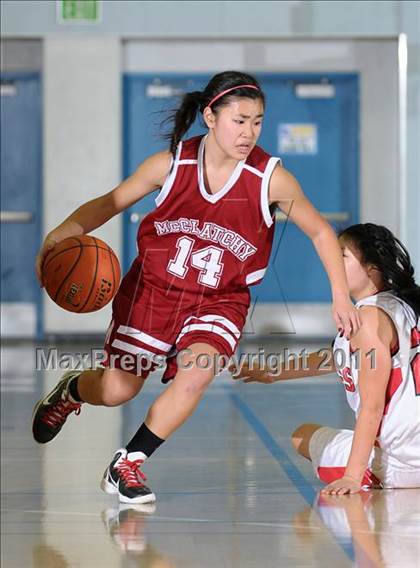 Thumbnail 1 in McClatchy vs. Burlingame (Bulldog Winter Classic) photogallery.