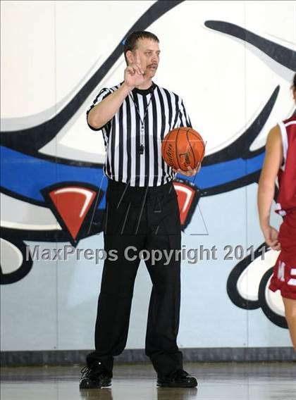 Thumbnail 2 in McClatchy vs. Burlingame (Bulldog Winter Classic) photogallery.