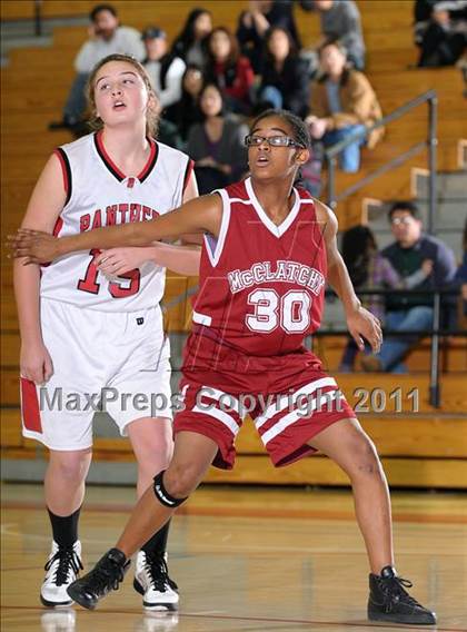 Thumbnail 2 in McClatchy vs. Burlingame (Bulldog Winter Classic) photogallery.