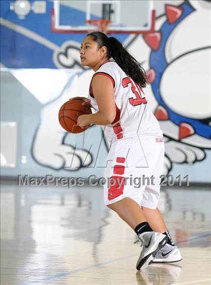 Thumbnail 1 in McClatchy vs. Burlingame (Bulldog Winter Classic) photogallery.